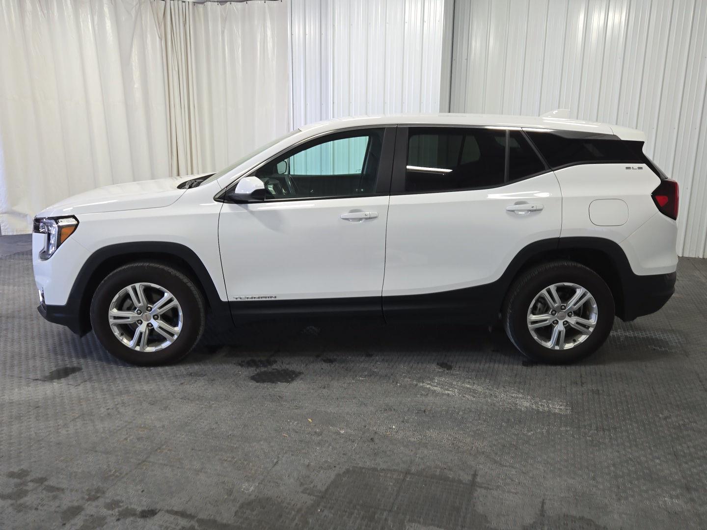 View vehicle photo 7