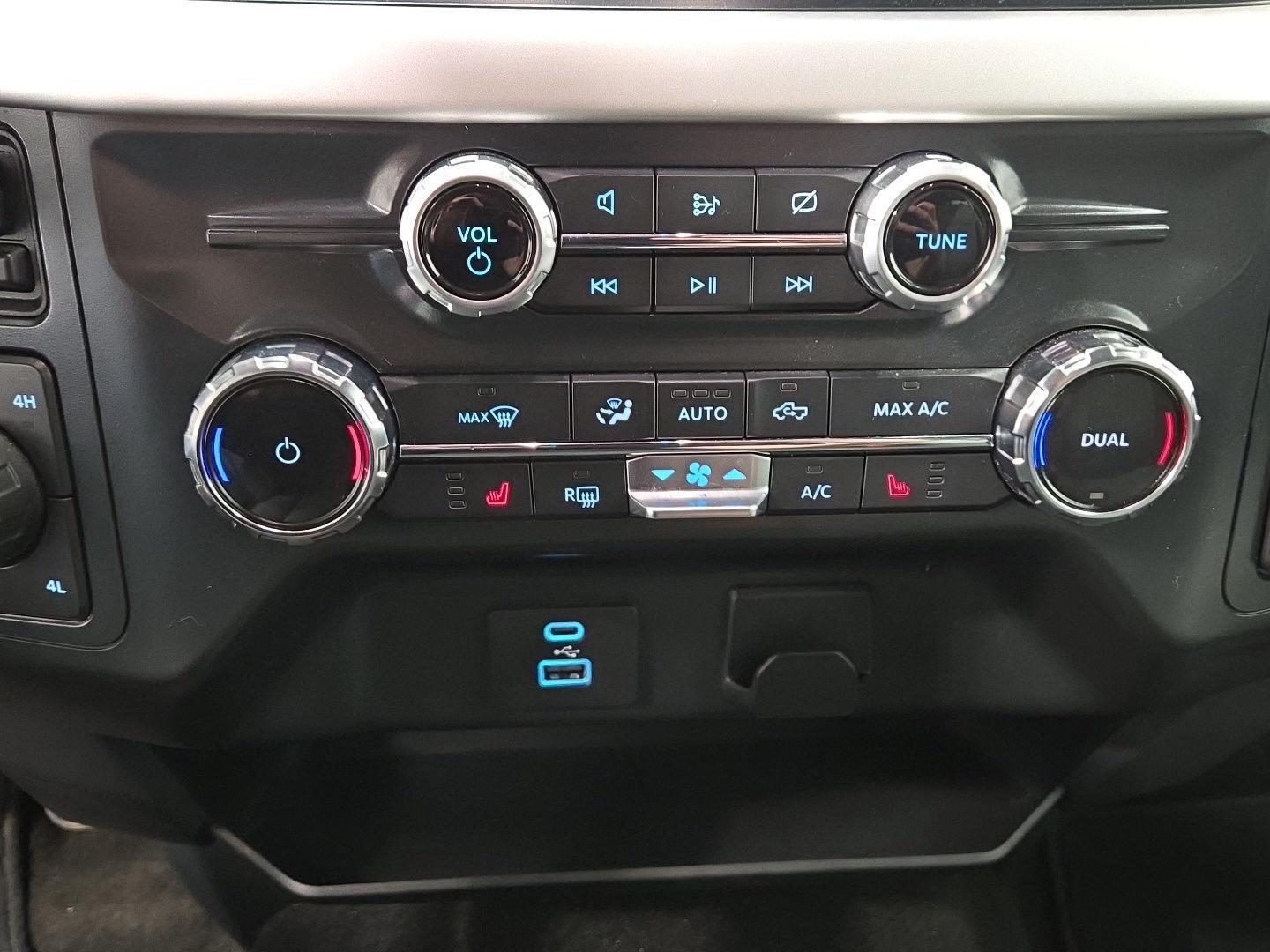 View vehicle photo 6