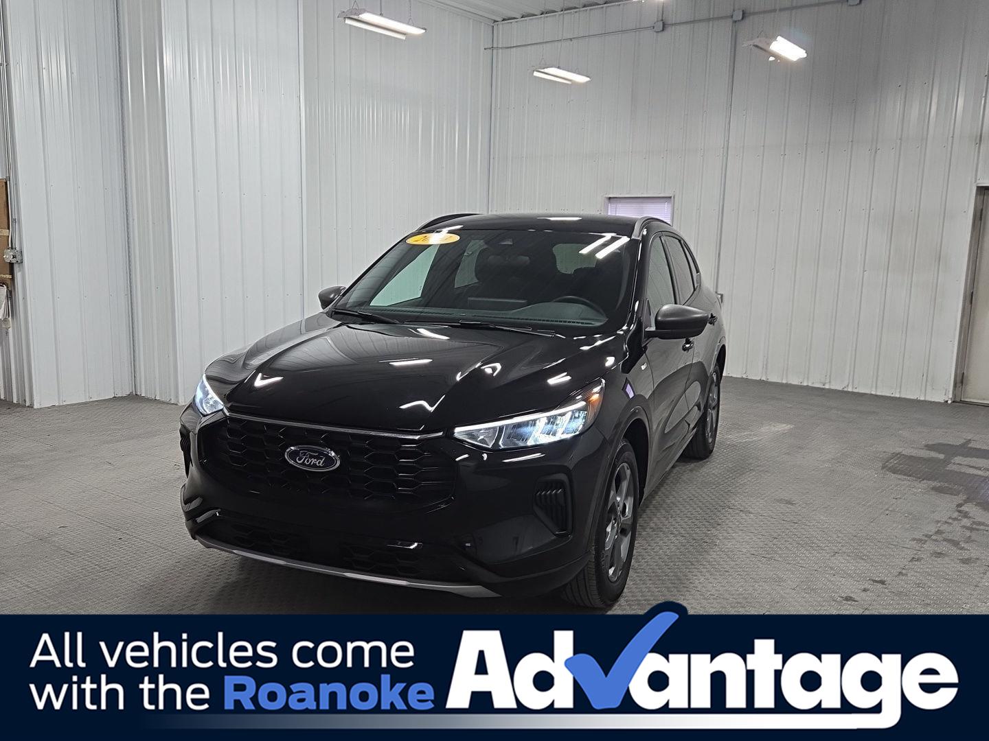 Agate Black Metallic 2023 Ford Escape ST-Line AWD SUV / Crossover All-Wheel Drive 8-Speed Automatic