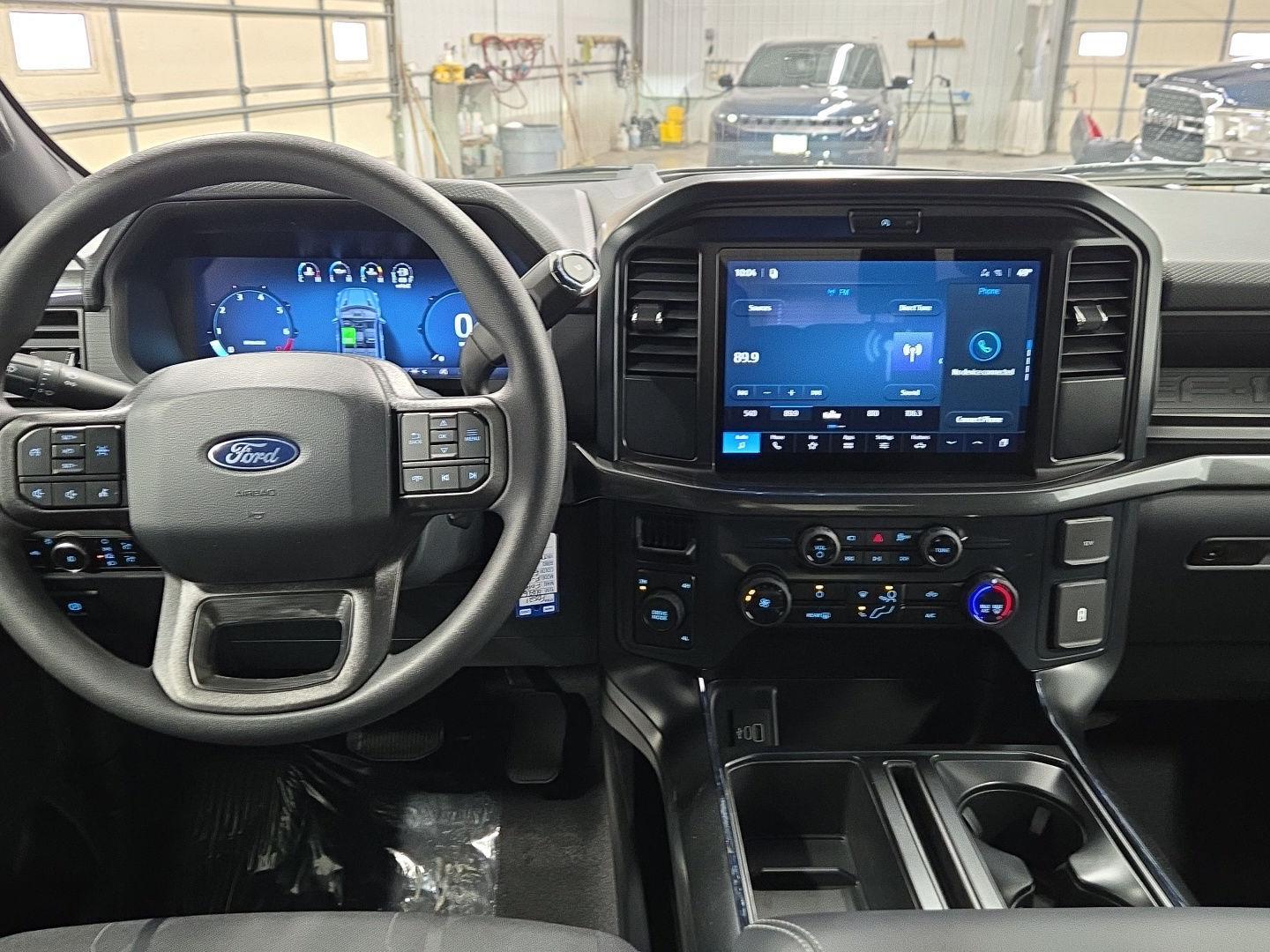 View vehicle photo 4