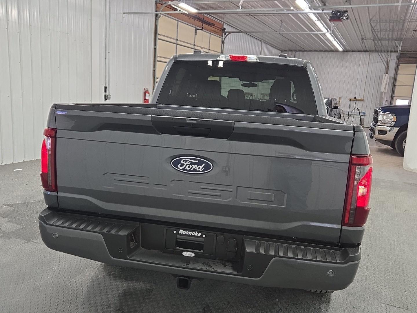 View vehicle photo 7