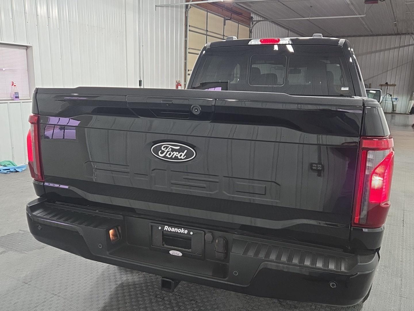 View vehicle photo 6