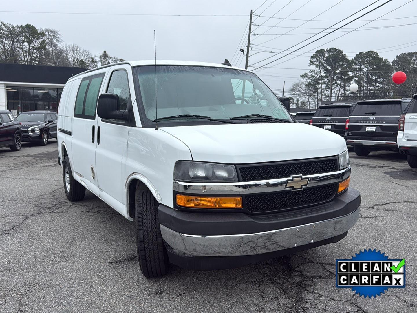 Summit White 2019 Chevrolet Express Cargo 2500 RWD Van Rear-Wheel Drive 6-Speed Automatic