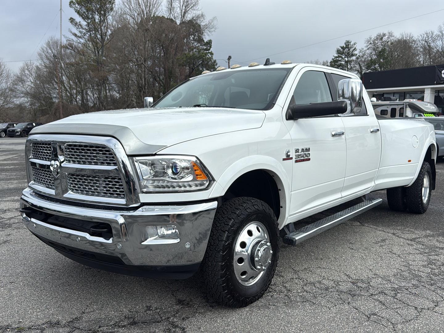2017 RAM 3500 Laramie Crew Cab LB DRW 4WD