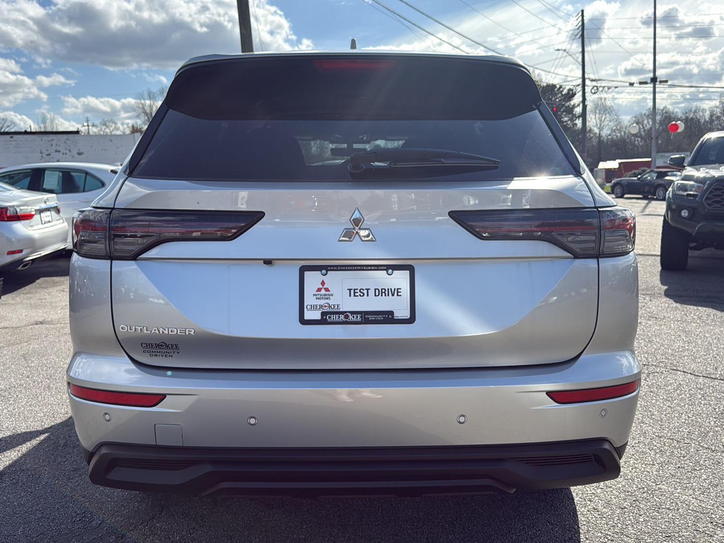 View vehicle photo 5