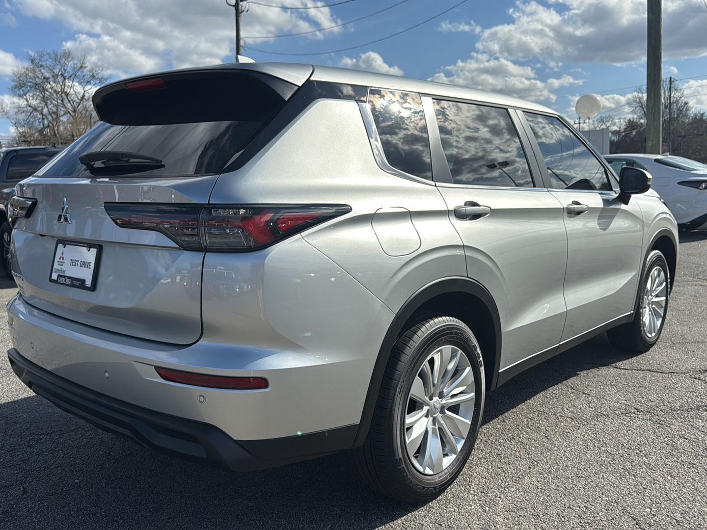 View vehicle photo 6