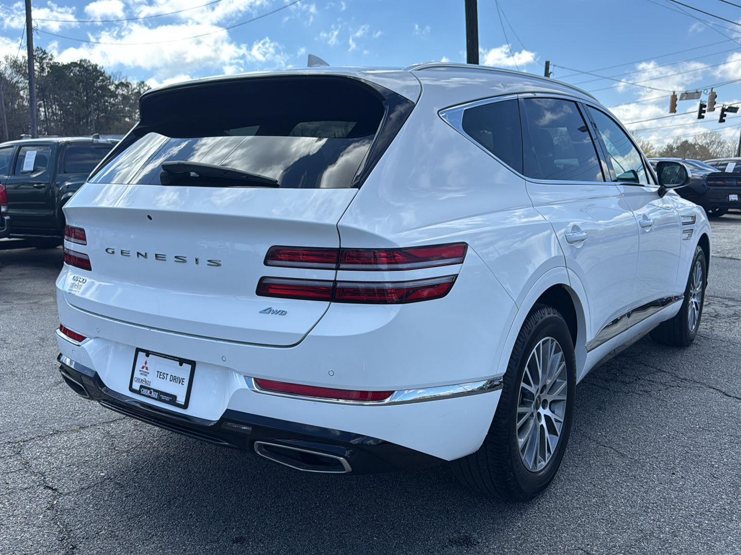 View vehicle photo 7