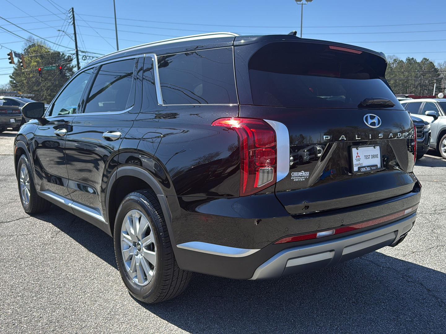 View vehicle photo 3