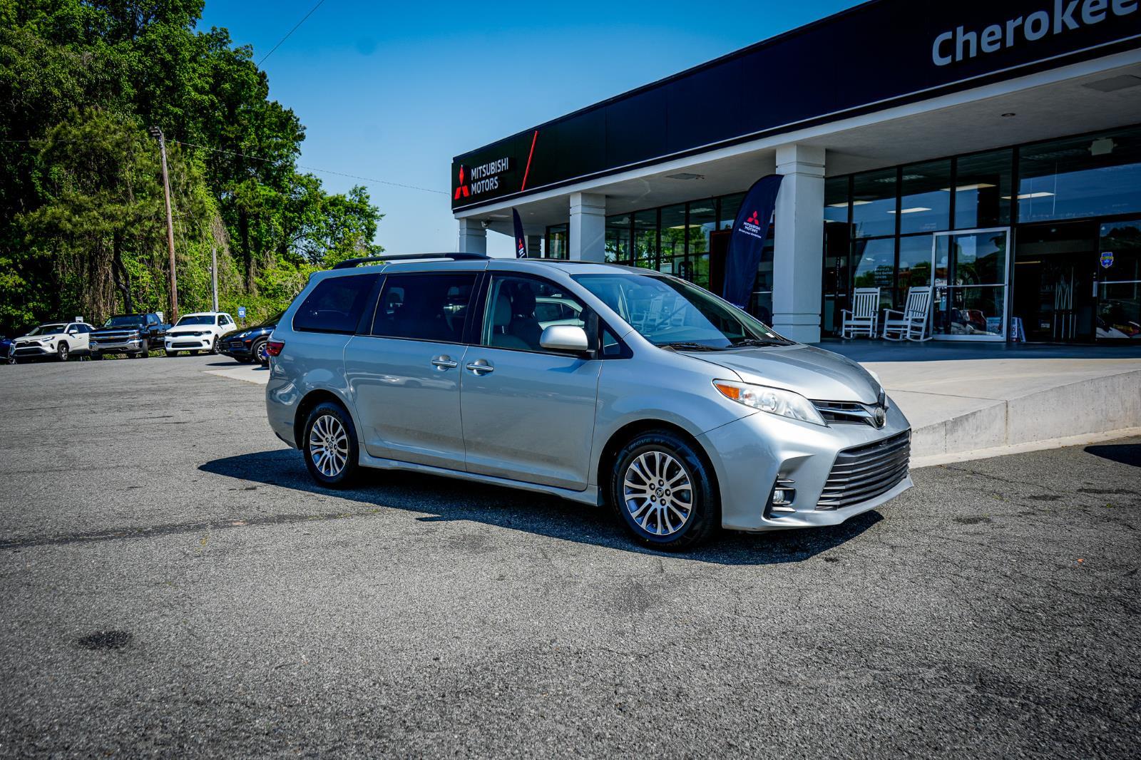 Celestial Silver Metallic 2020 Toyota Sienna XLE 7-Passenger FWD with Auto-Access Seat Minivan Front-Wheel Drive Automatic