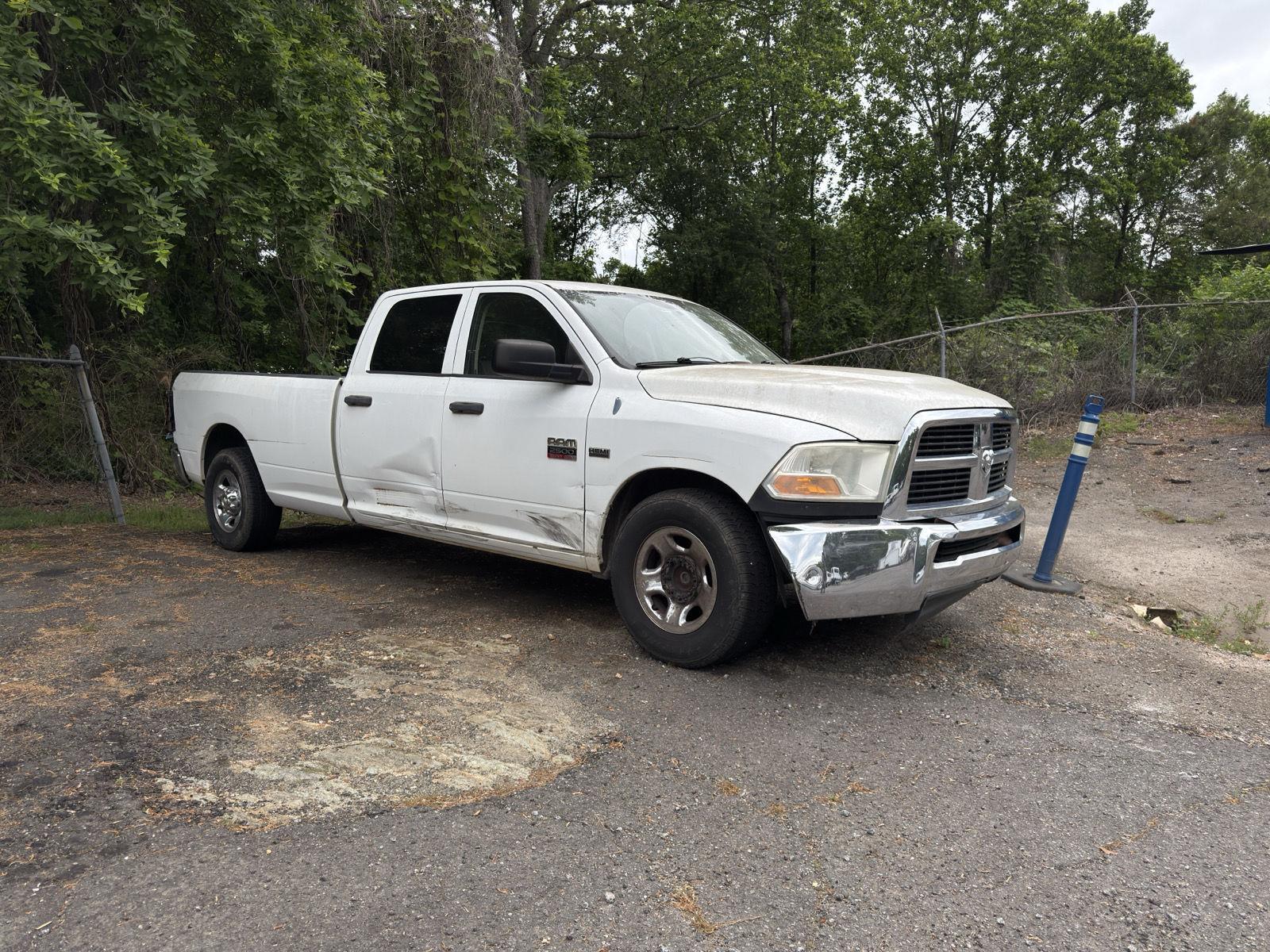Bright White 2010 Dodge RAM 2500 ST Crew Cab RWD Pickup Truck 4X2 5-Speed Automatic Overdrive