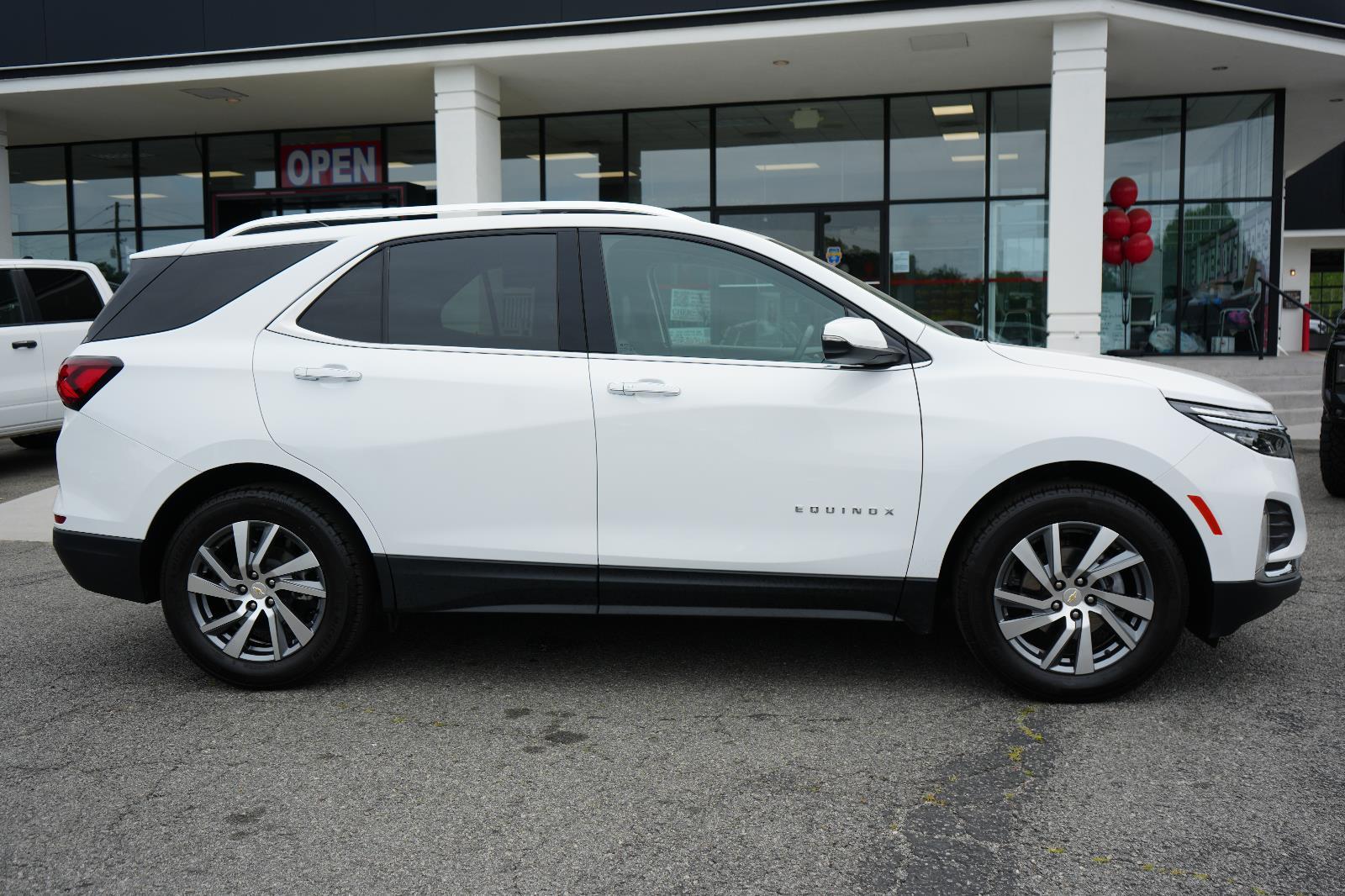 View vehicle photo 5