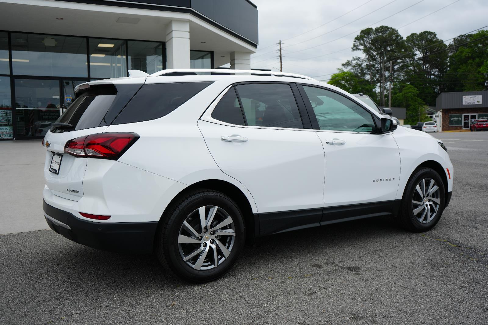 View vehicle photo 6