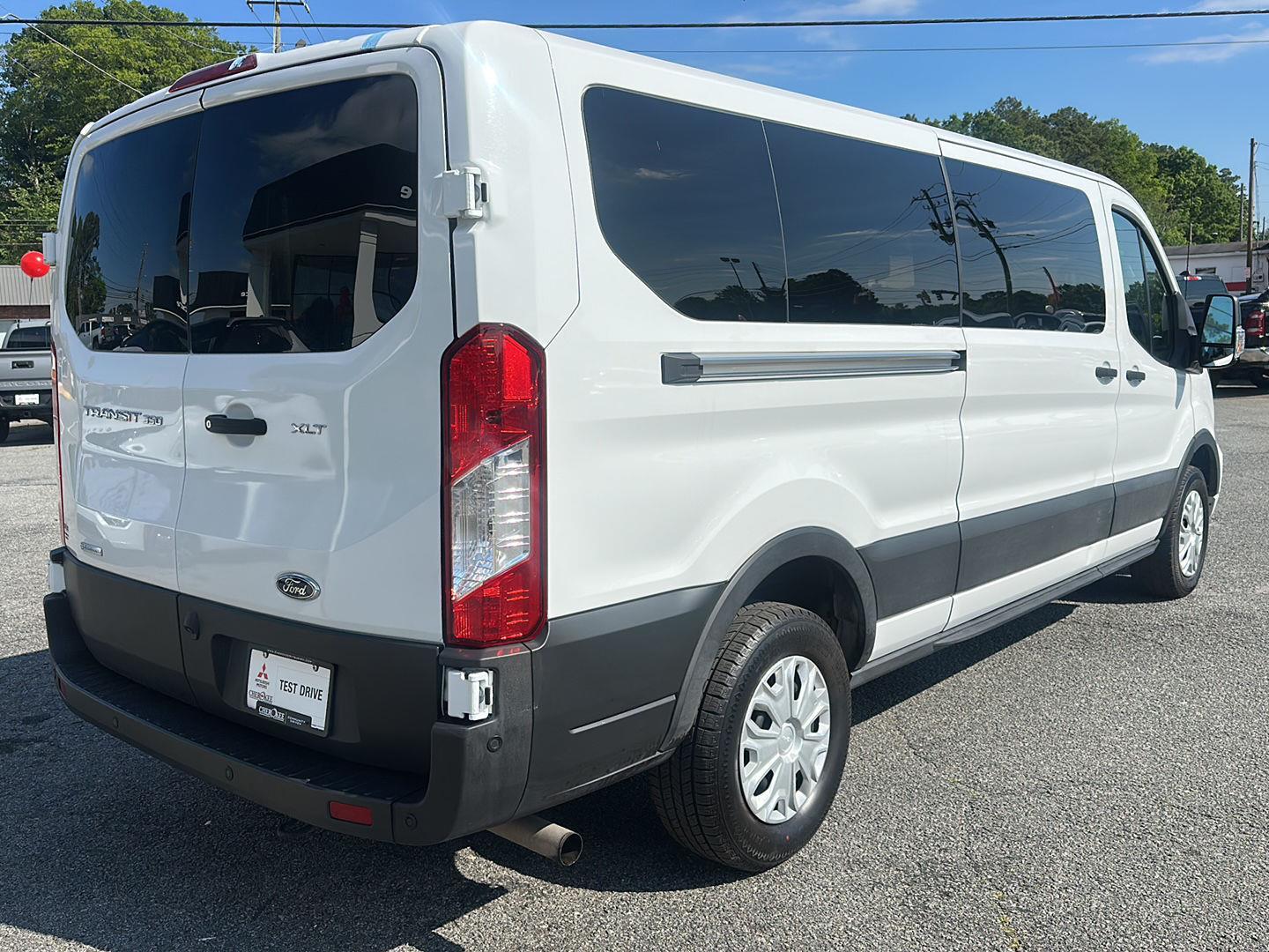 View vehicle photo 3