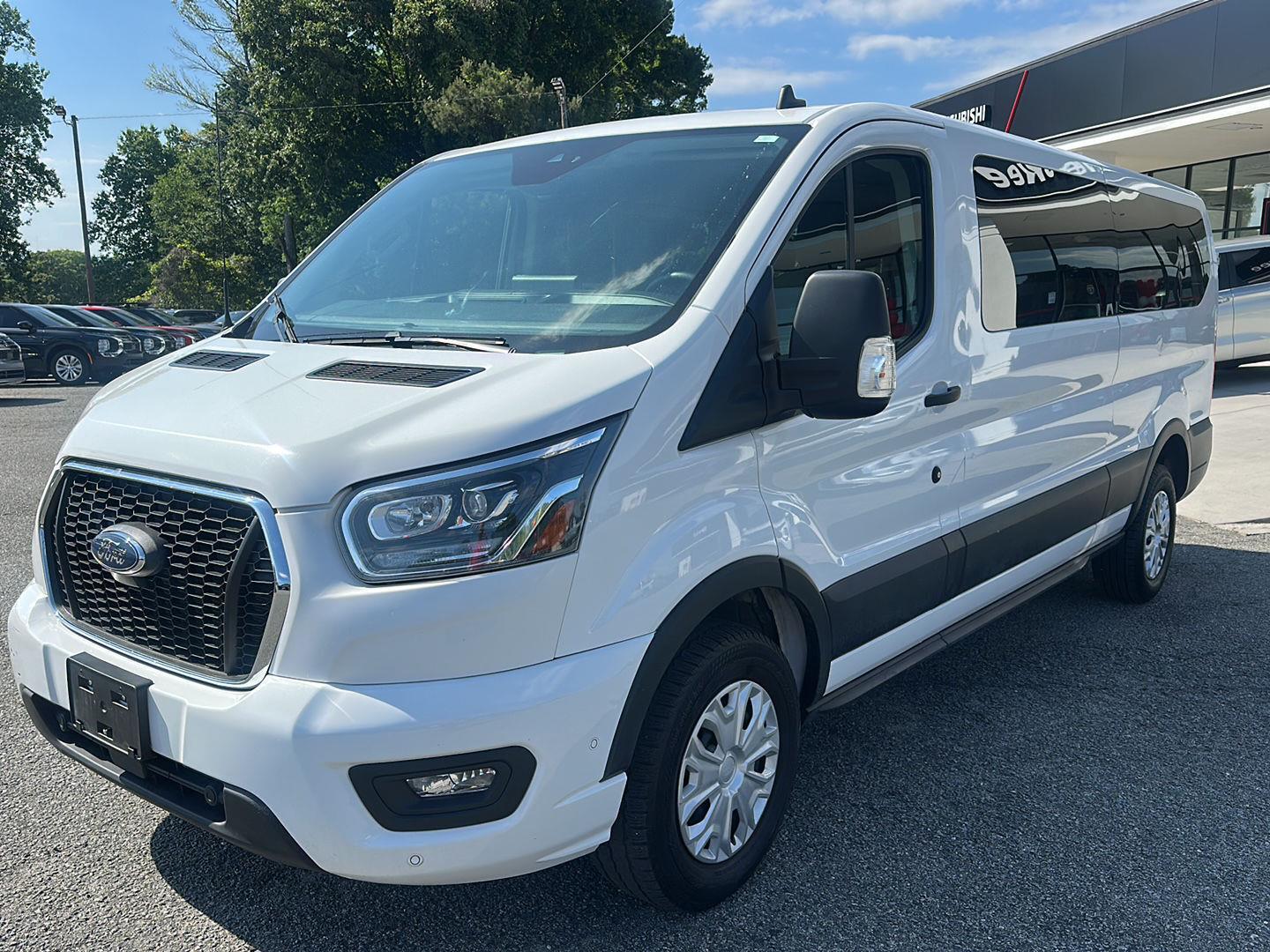 View vehicle photo 7