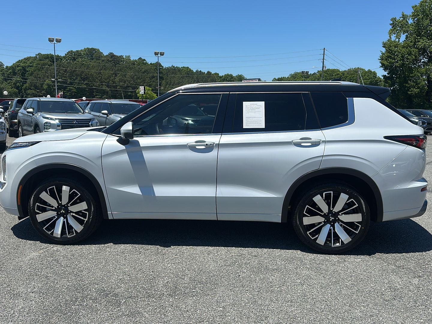 View vehicle photo 6