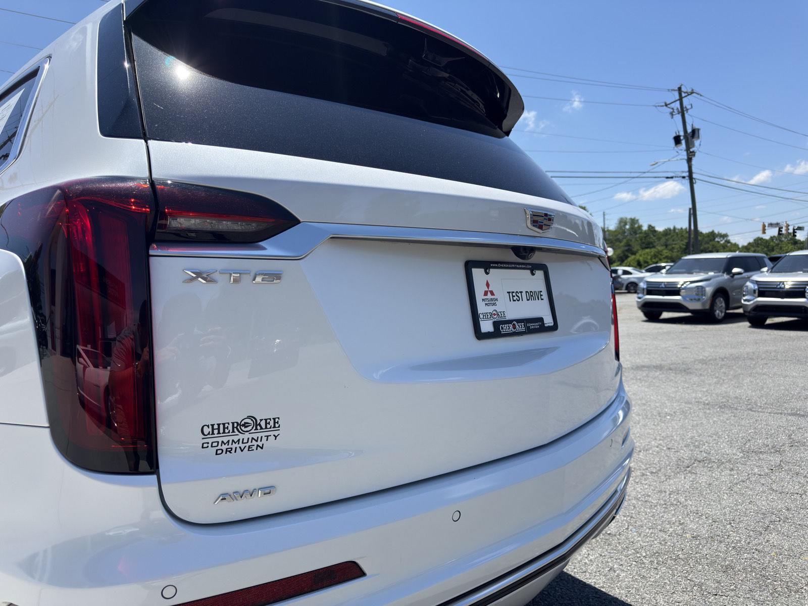 View vehicle photo 7