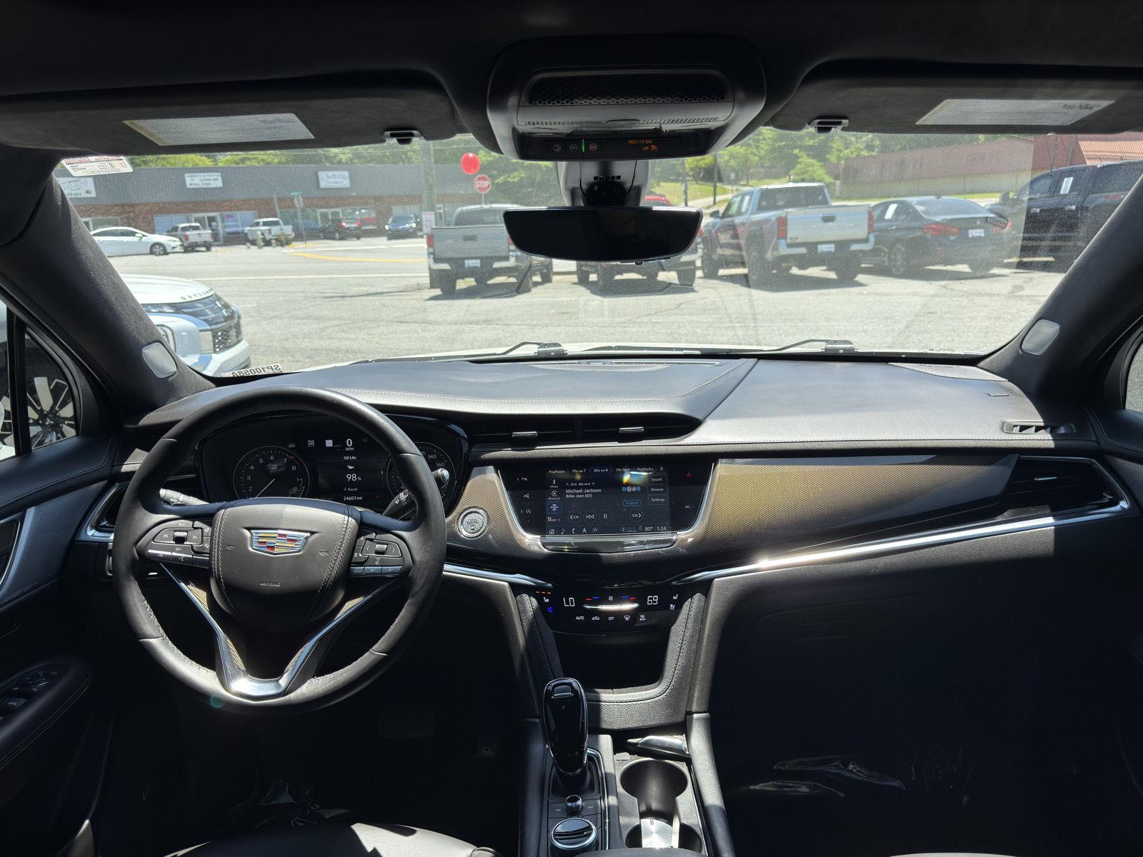 View vehicle photo 5