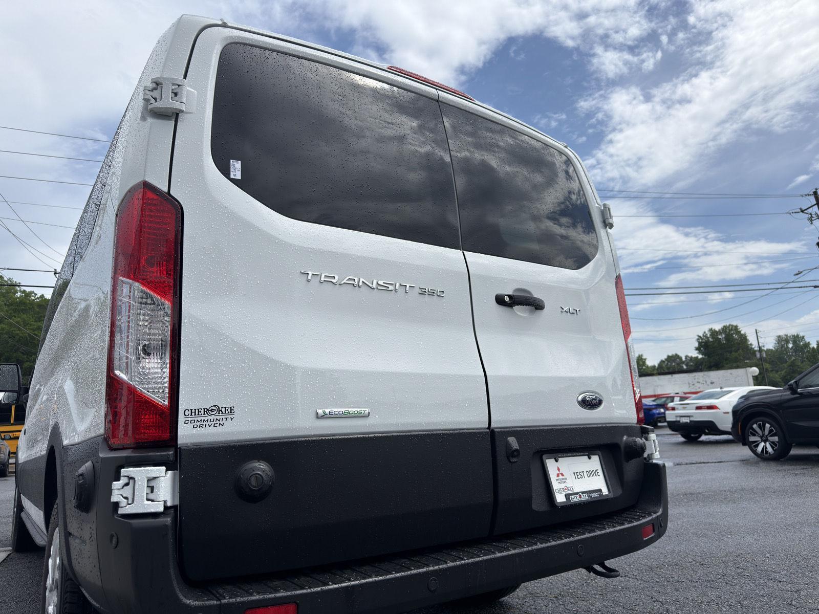 View vehicle photo 7