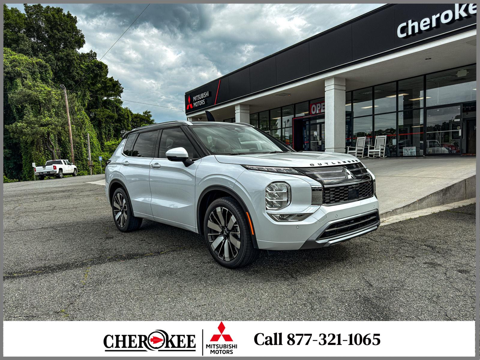 White Diamond 2026 Mitsubishi Outlander SUV / Crossover Front-Wheel Drive Continuously Variable Transmission