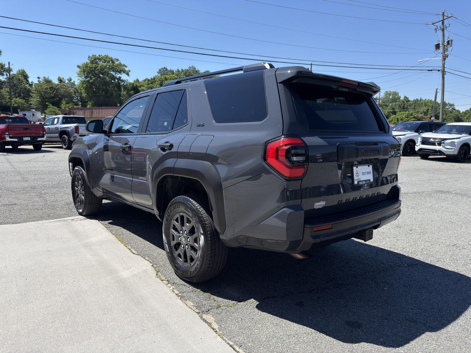 View vehicle photo 7