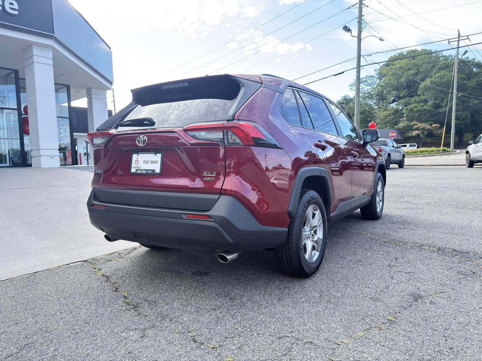 View vehicle photo 5