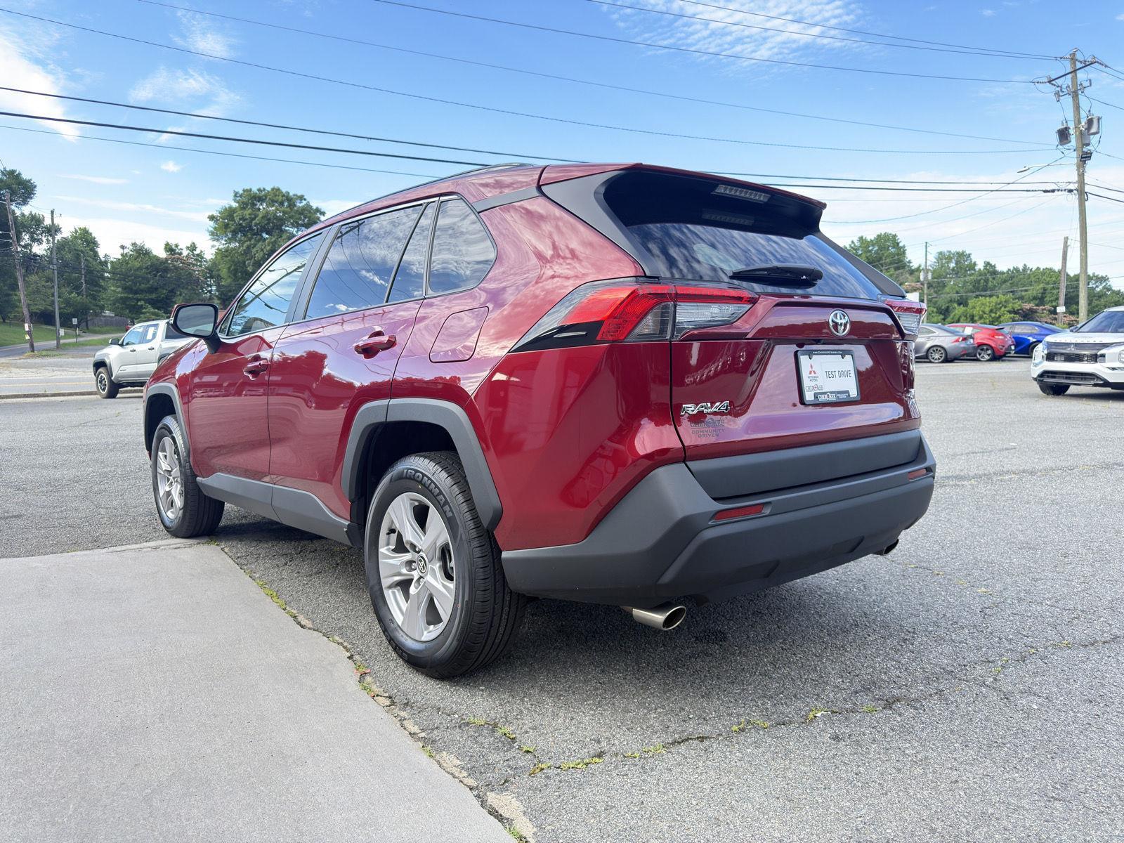 View vehicle photo 7