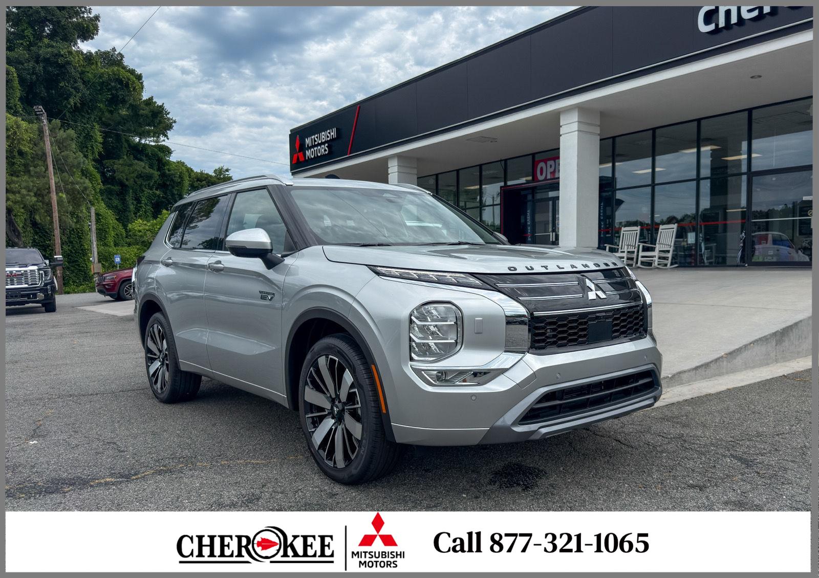 Alloy Silver Metallic 2026 Mitsubishi Outlander Hybrid Plug-in SUV / Crossover  Automatic