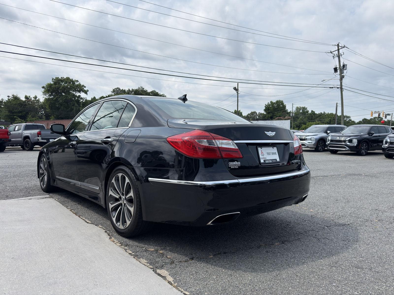 View vehicle photo 7
