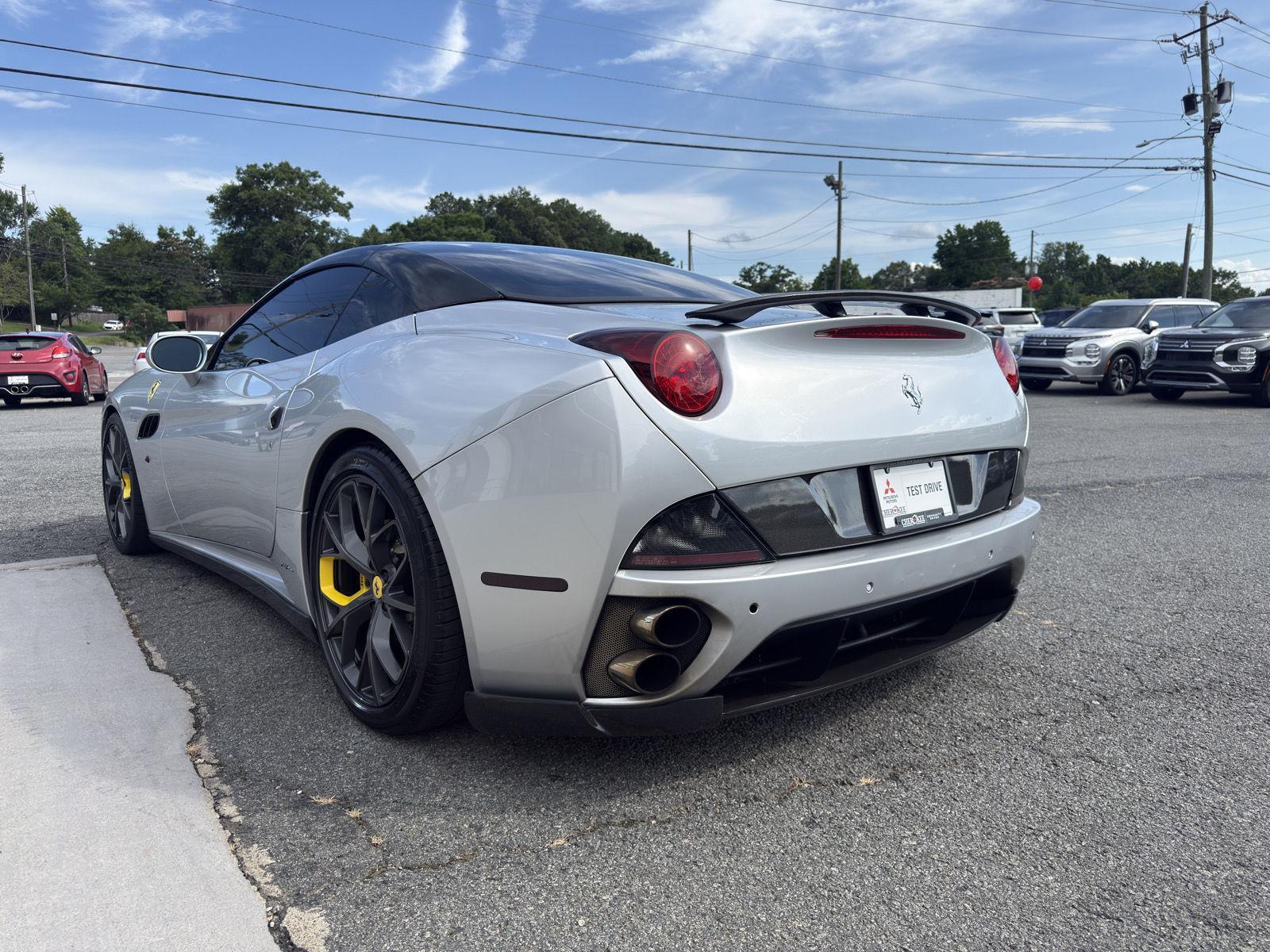 View vehicle photo 7