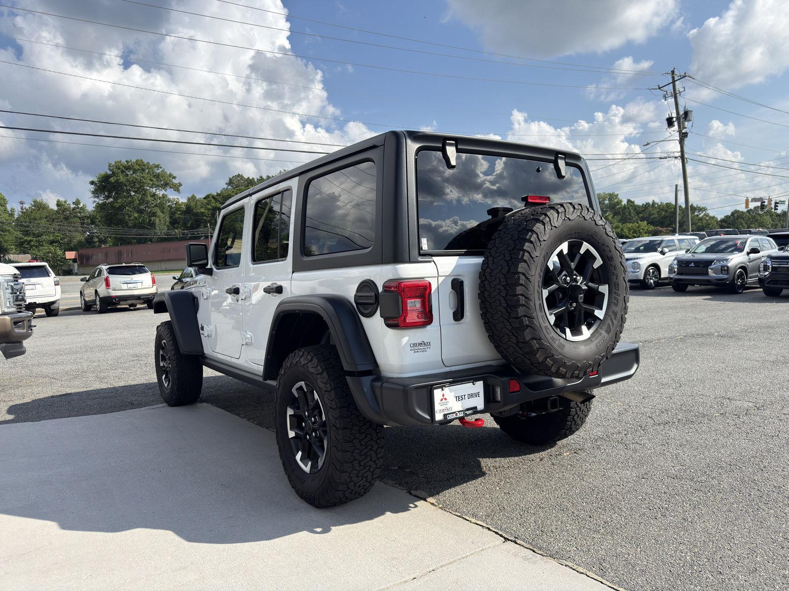 View vehicle photo 7