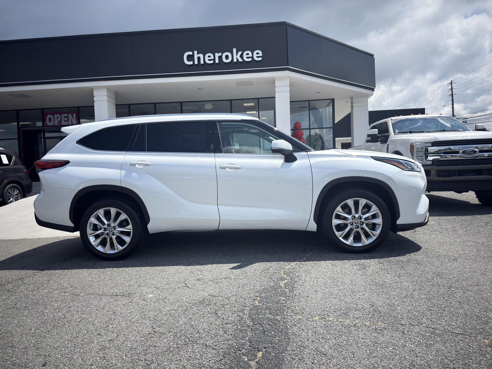 View vehicle photo 2