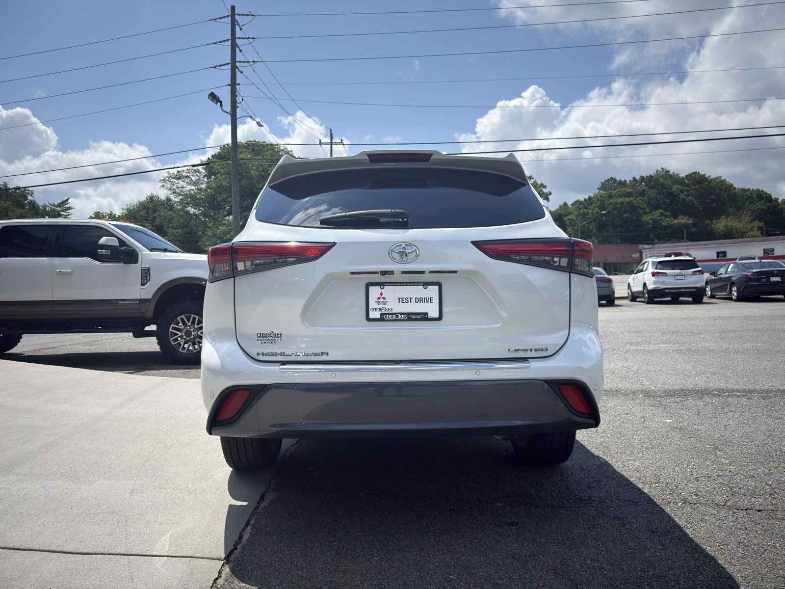 View vehicle photo 6