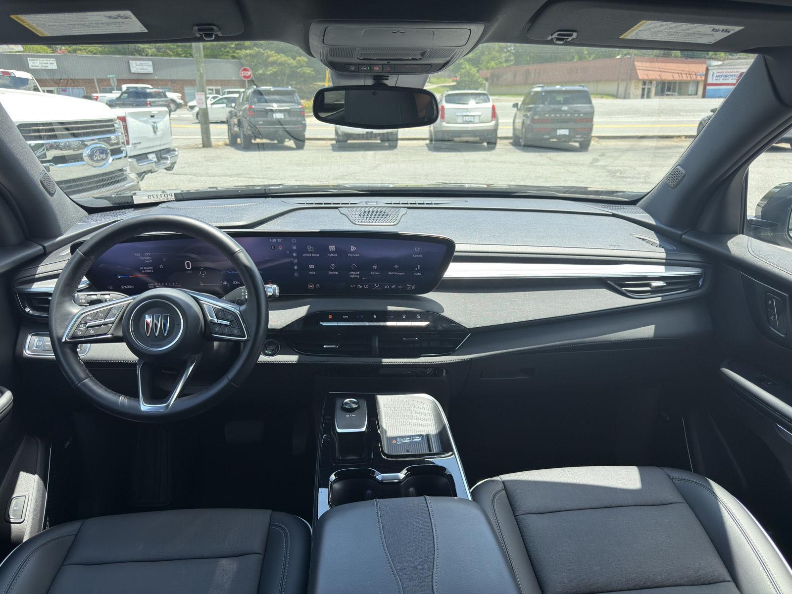 View vehicle photo 4