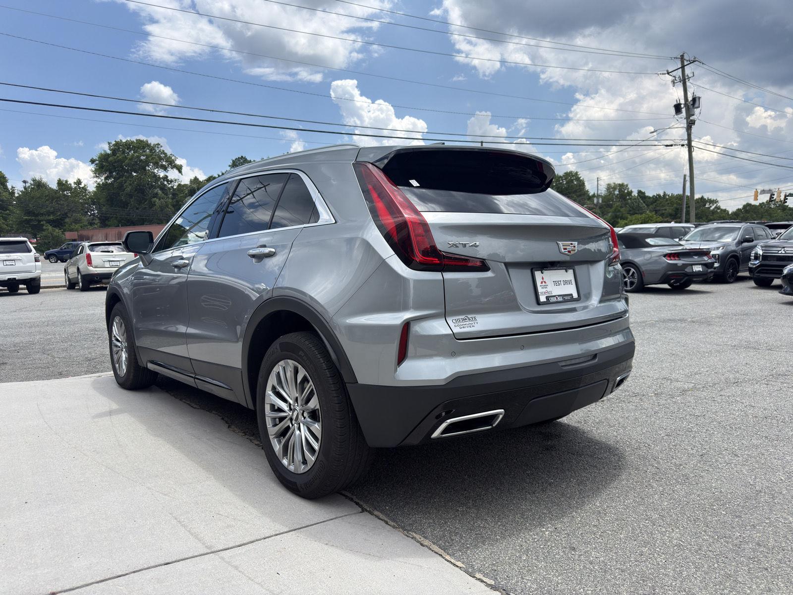 View vehicle photo 7