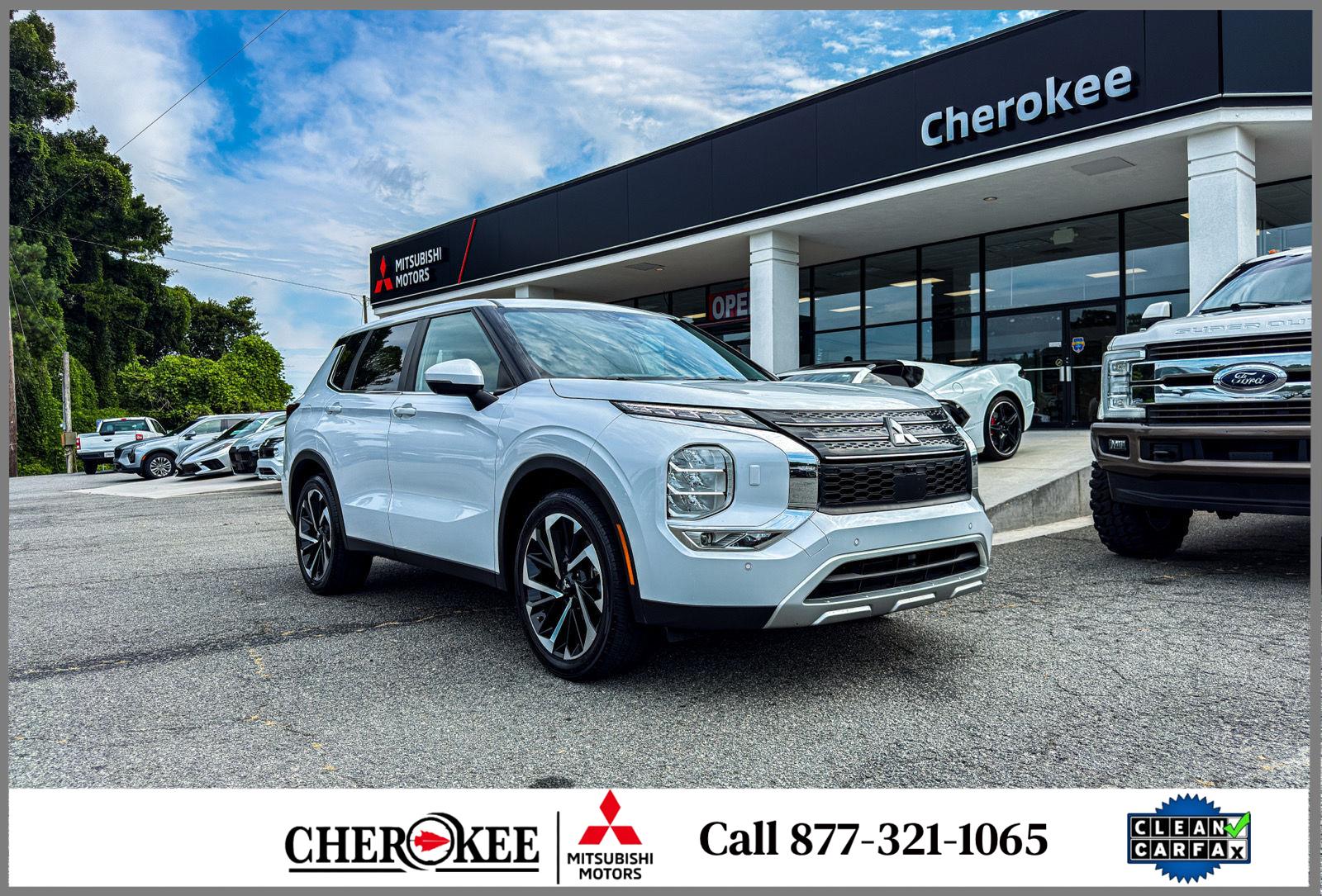 White 2024 Mitsubishi Outlander SUV / Crossover All-Wheel Drive