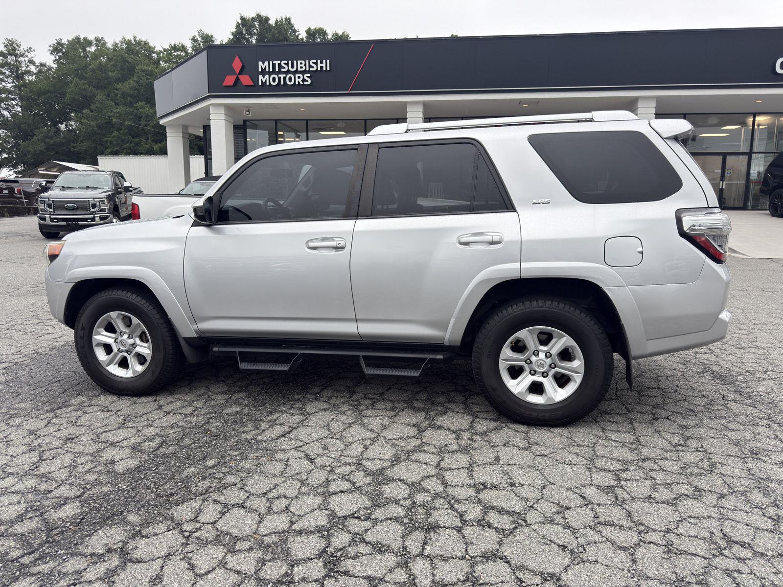View vehicle photo 7