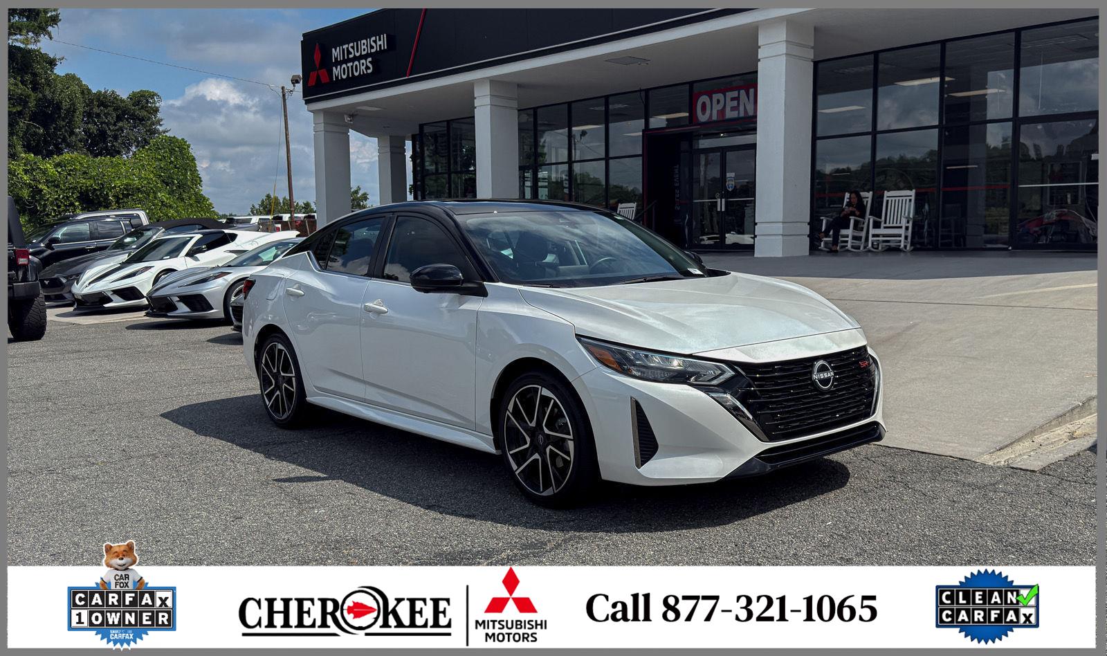 Aspen White Tricoat/Super Black 2025 Nissan Sentra Sedan Front-Wheel Drive Continuously Variable Transmission