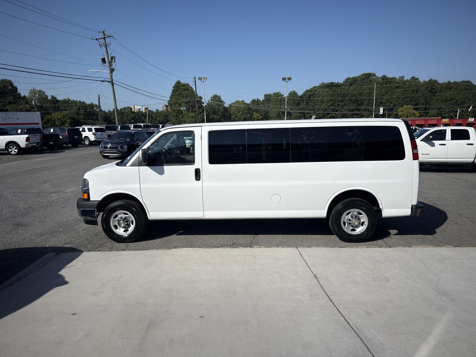 View vehicle photo 6