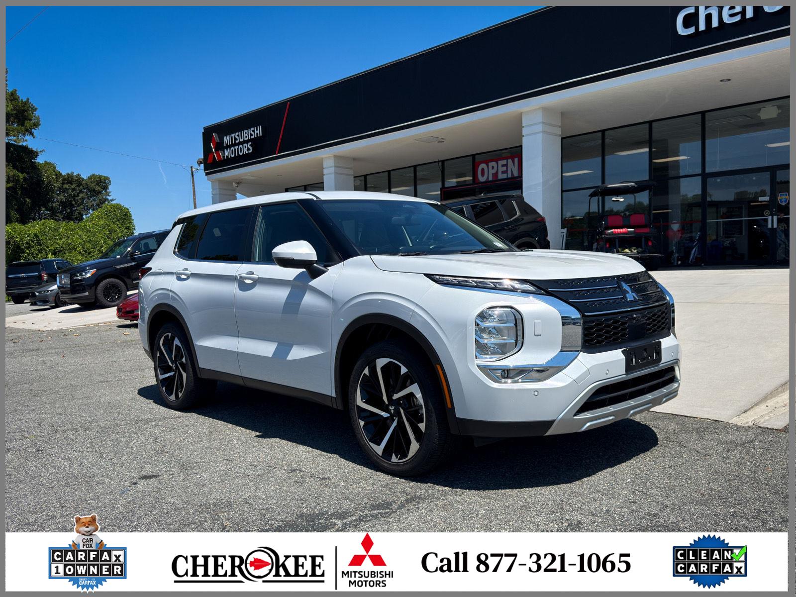 White 2024 Mitsubishi Outlander SUV / Crossover All-Wheel Drive