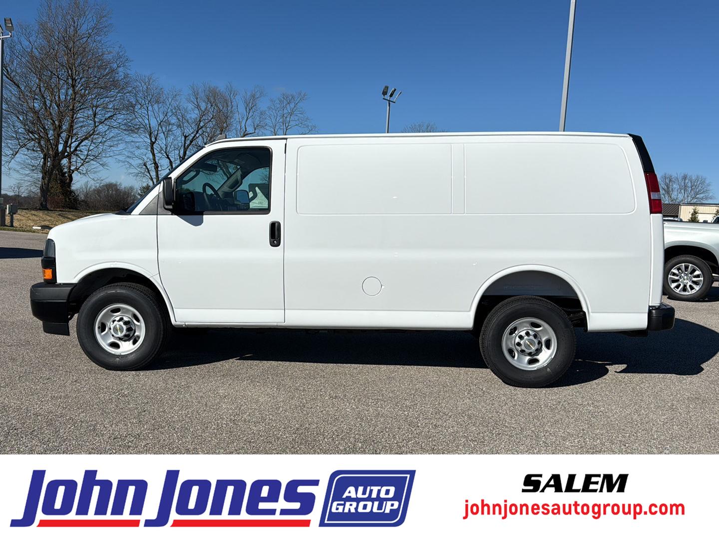 2025 Chevrolet Express Cargo 2500 RWD