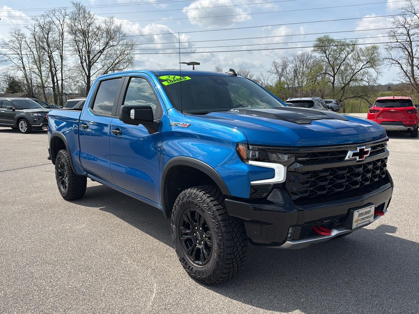 View vehicle photo 2