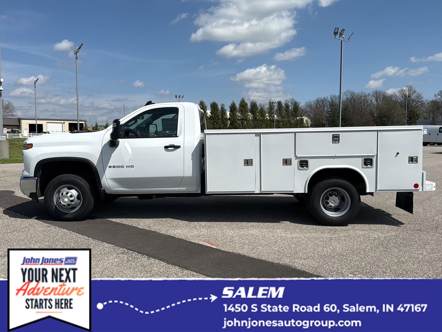 Summit White 2026 Chevrolet Silverado 3500HD Chassis Pickup Truck Four-Wheel Drive Automatic