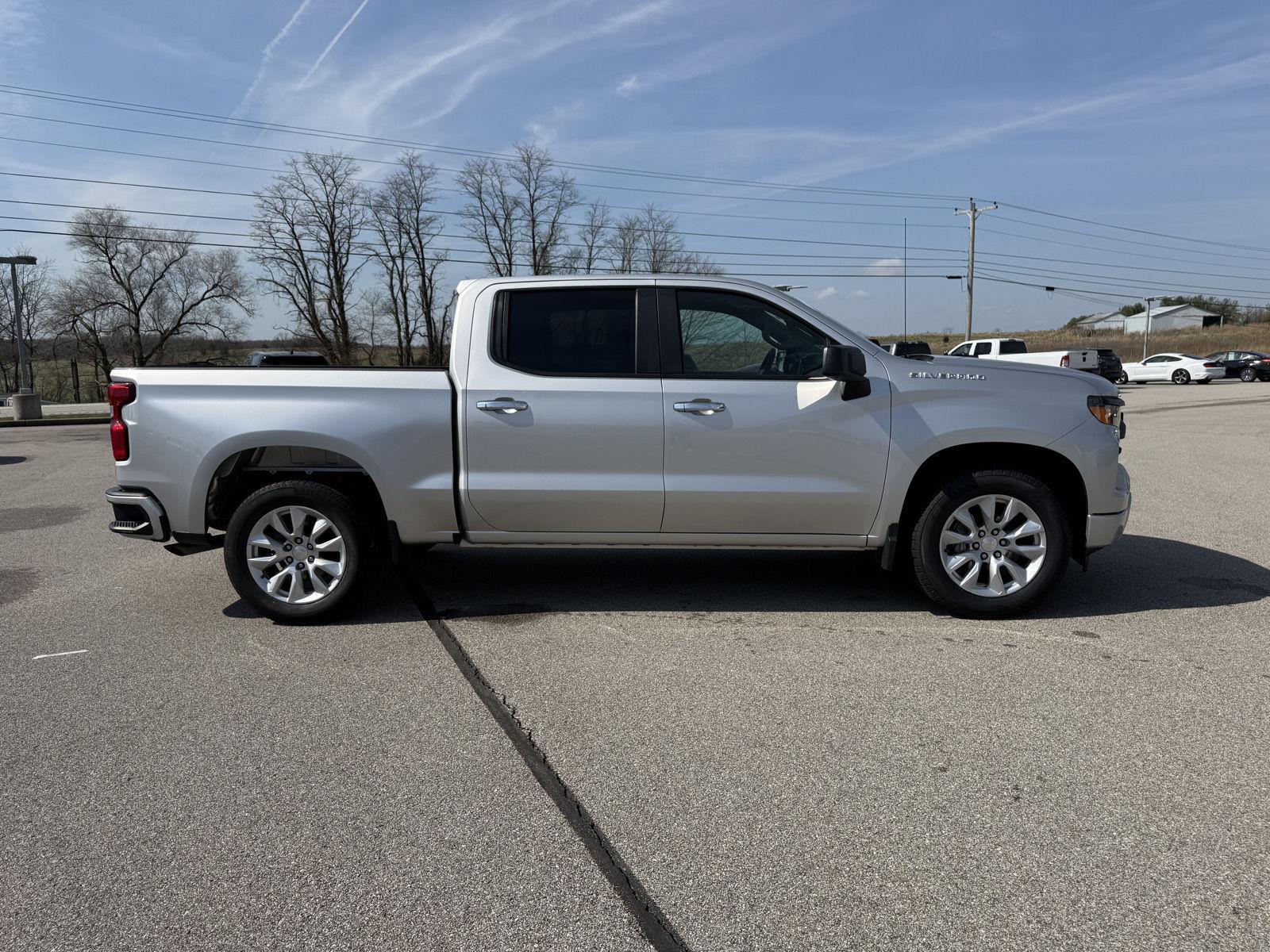 View vehicle photo 7