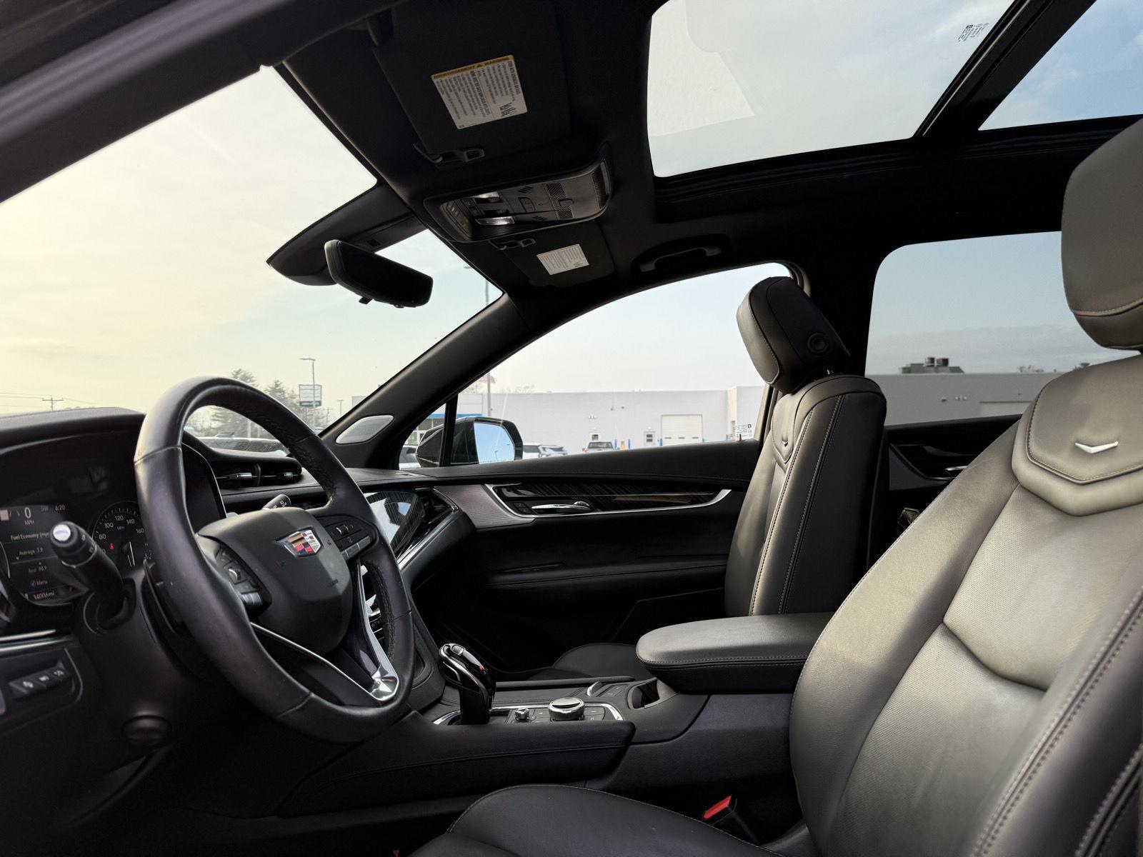 View vehicle photo 7