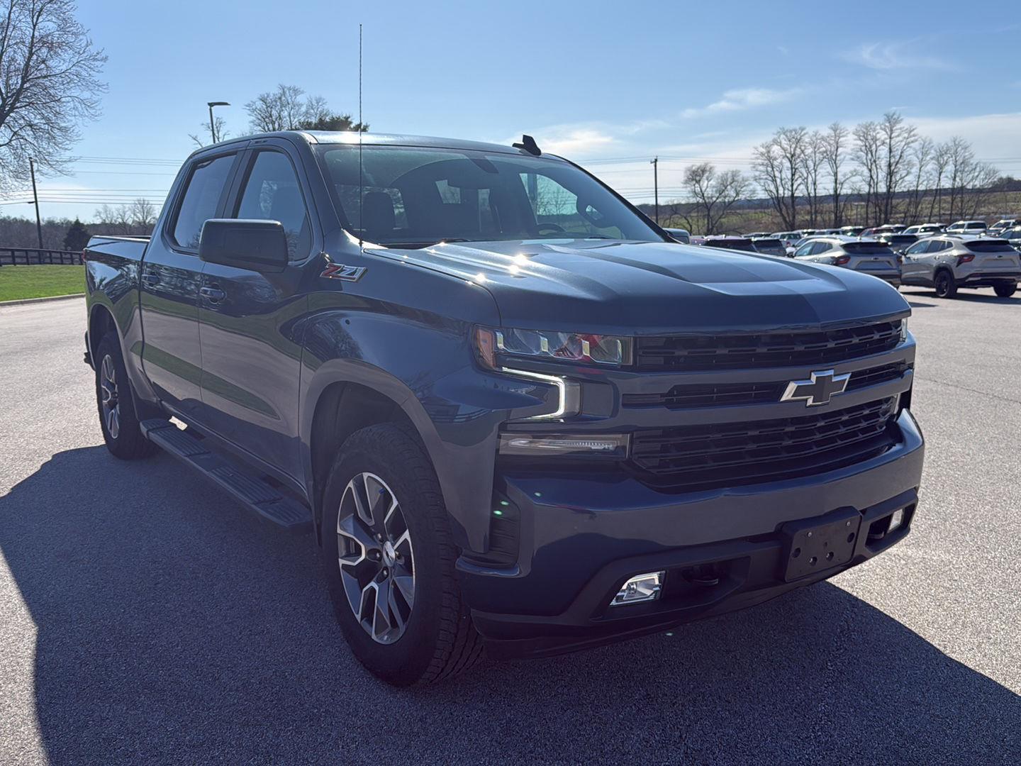 View vehicle photo 4