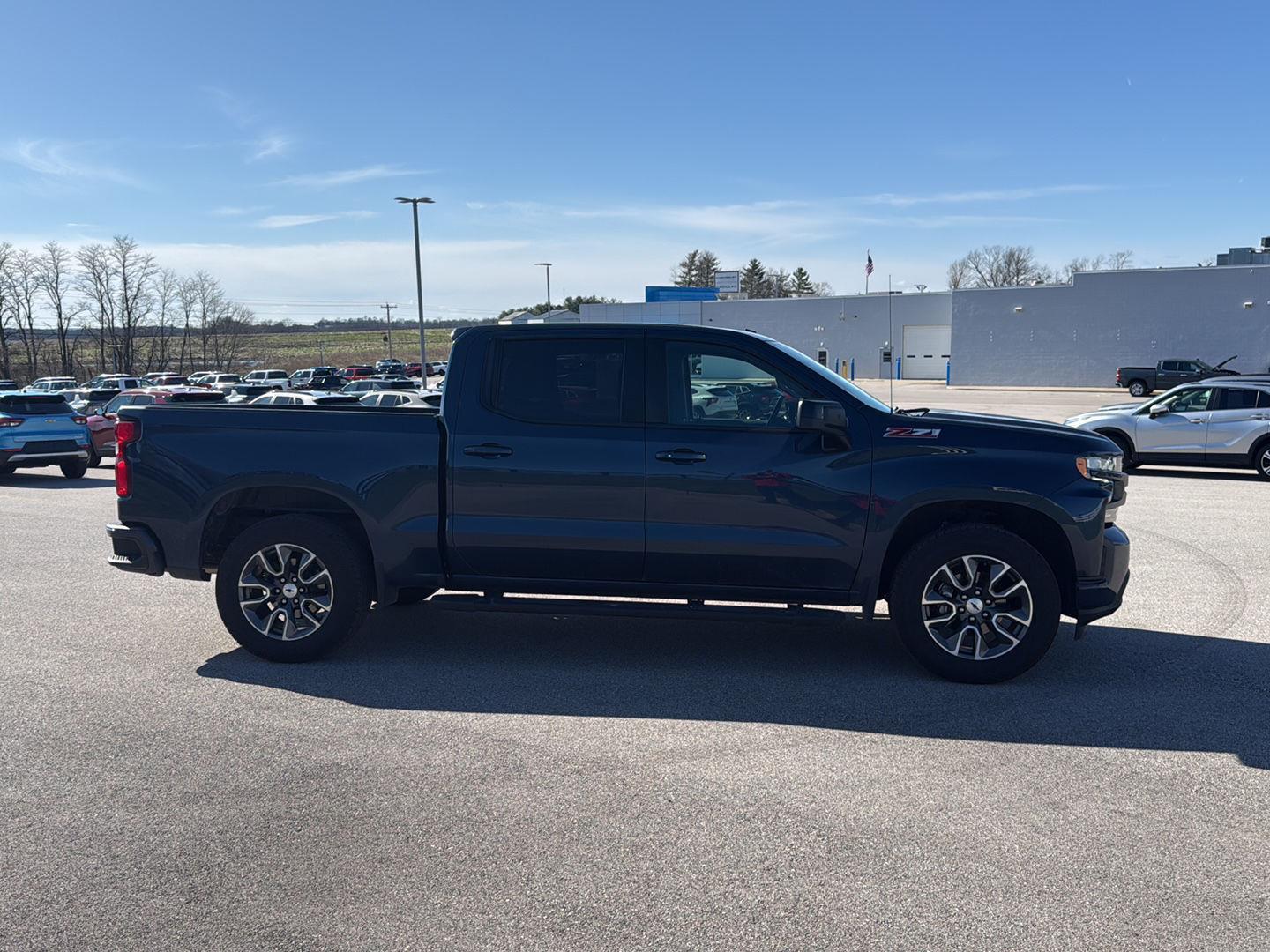 View vehicle photo 5