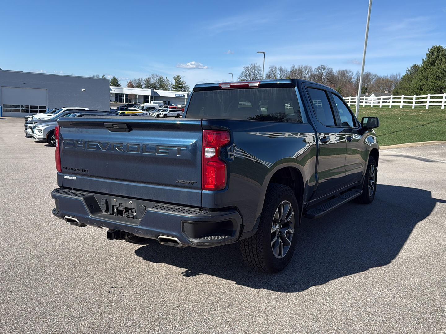 View vehicle photo 6