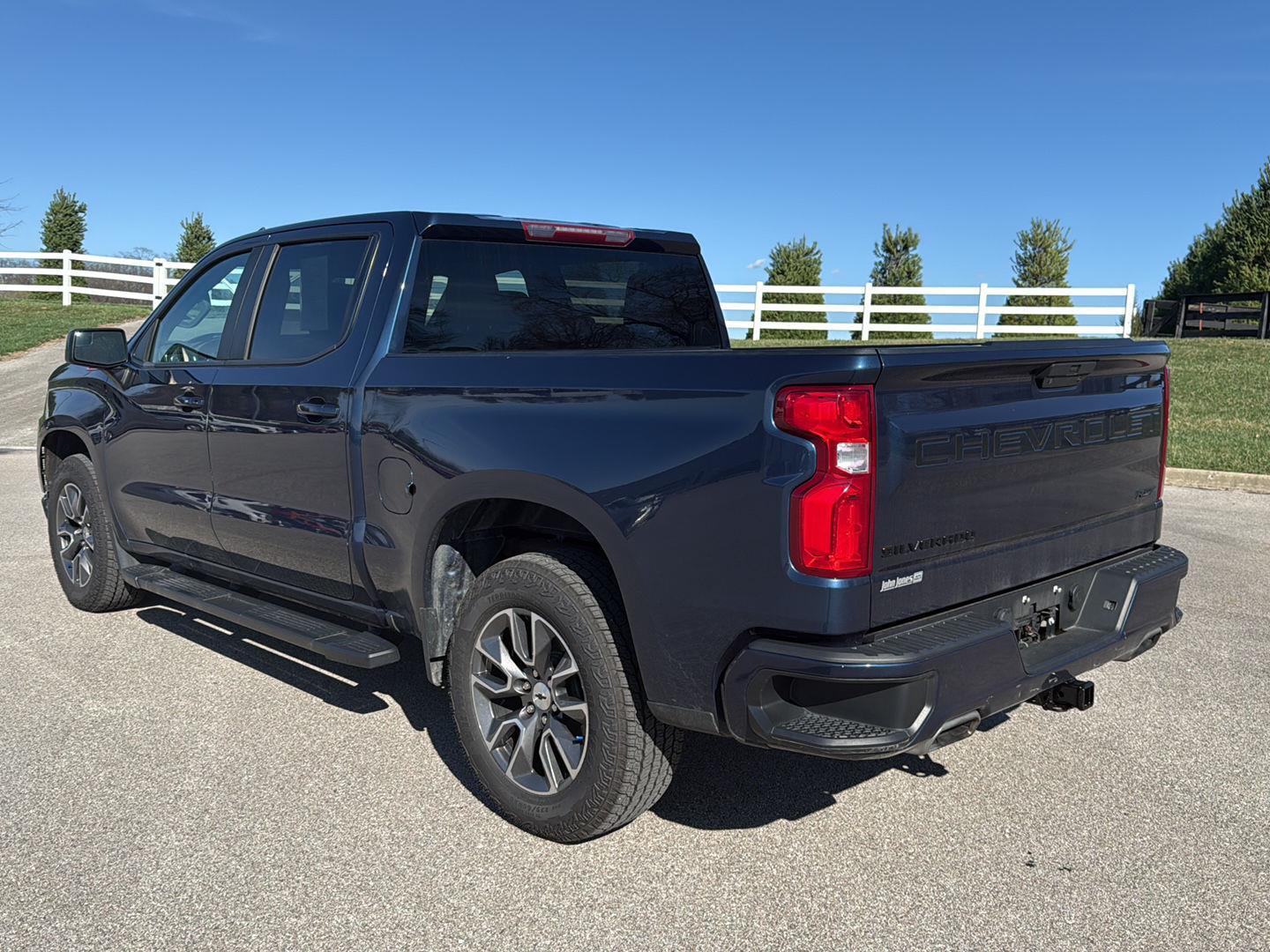 View vehicle photo 7