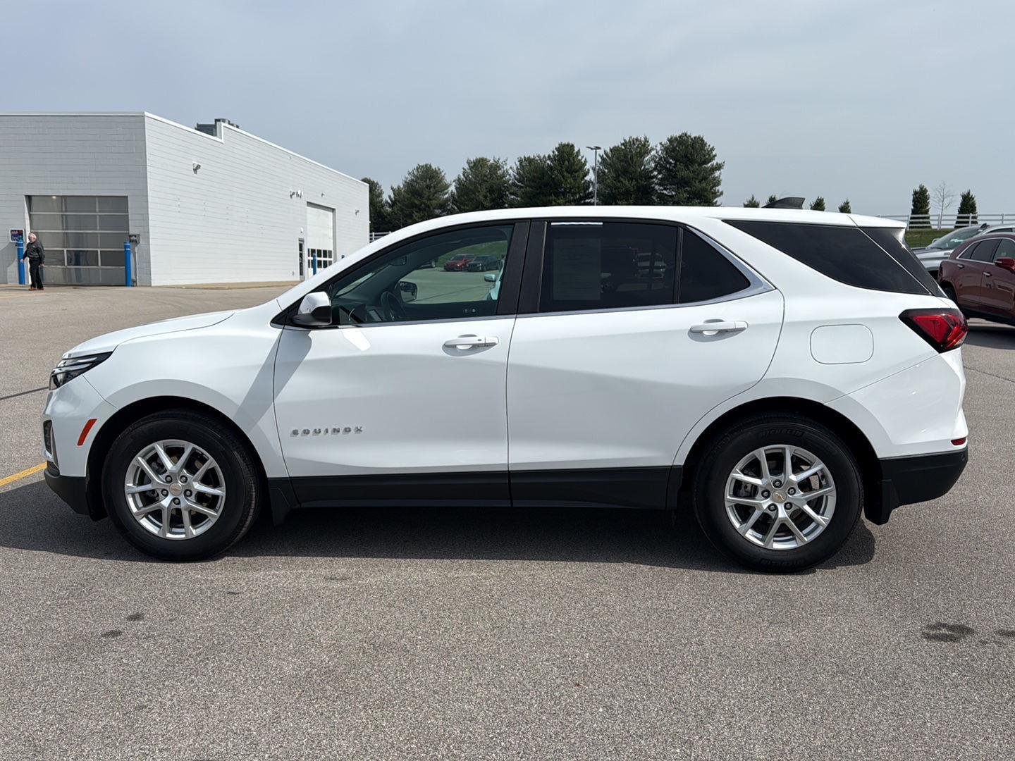 View vehicle photo 6