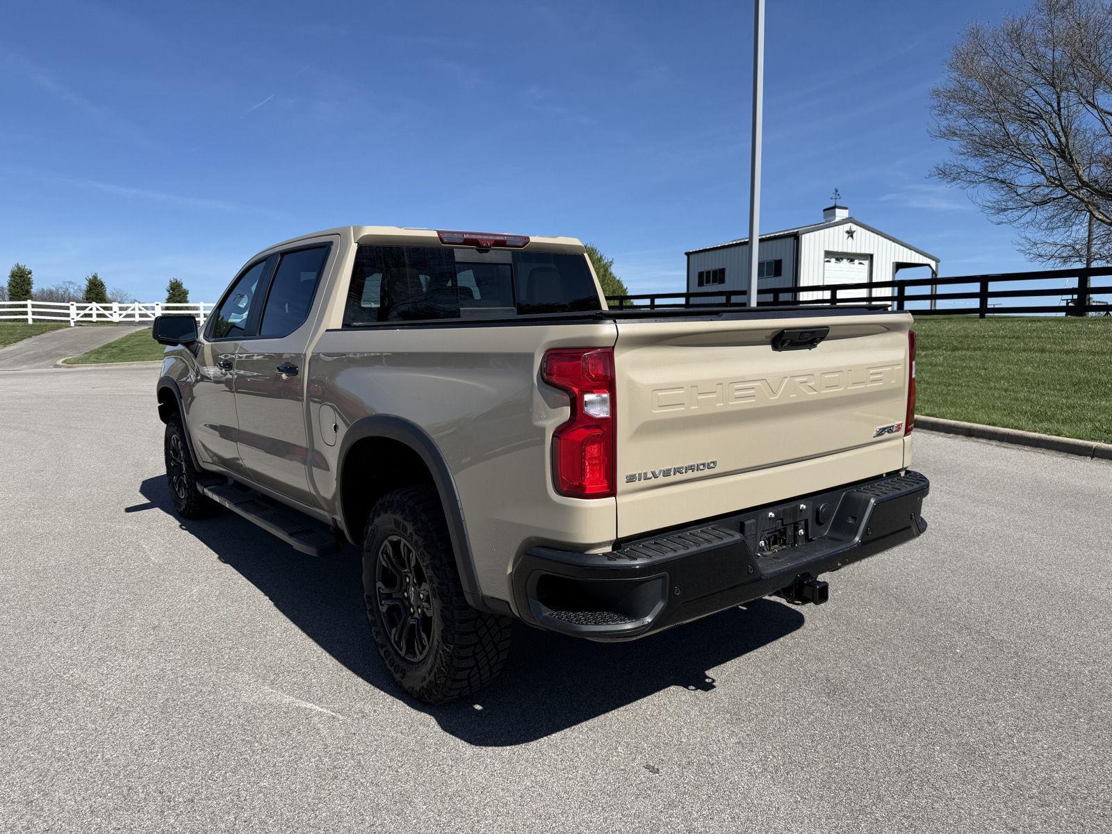 View vehicle photo 6